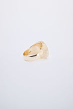 Load image into Gallery viewer, CARI CUCHA SIGNET RING