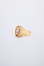 Load image into Gallery viewer, CARI CUCHA SIGNET RING