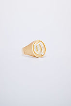 Load image into Gallery viewer, CARI CUCHA SIGNET RING