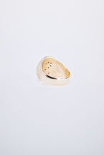 Load image into Gallery viewer, CARI CUCHA SIGNET RING