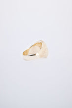 Load image into Gallery viewer, CARI CUCHA SIGNET RING