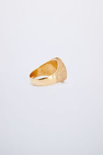 Load image into Gallery viewer, CARI CUCHA SIGNET RING